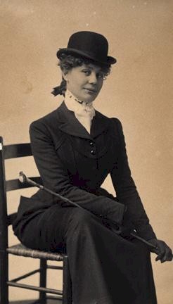 Loula Long Combs